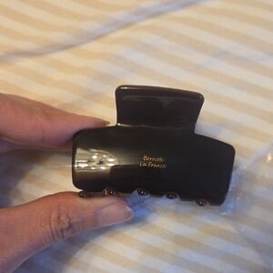 Nwt Sturdy Claw Hair Clip